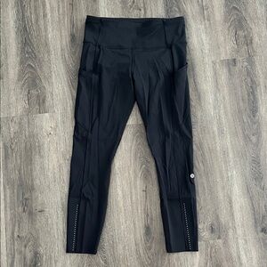 Lululemon Black High-Rise Leggings w/ Pockets – Size 8